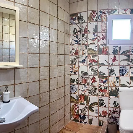 Akrathos アパート ポリフロノ