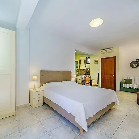 Akrathos * Polychrono