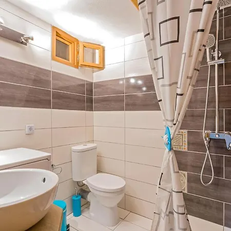 Akrathos * Polychrono